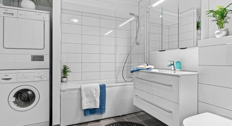 College bathroom decor with budget-friendly ideas like DIY projects, stylish accessories, and storage solutions.